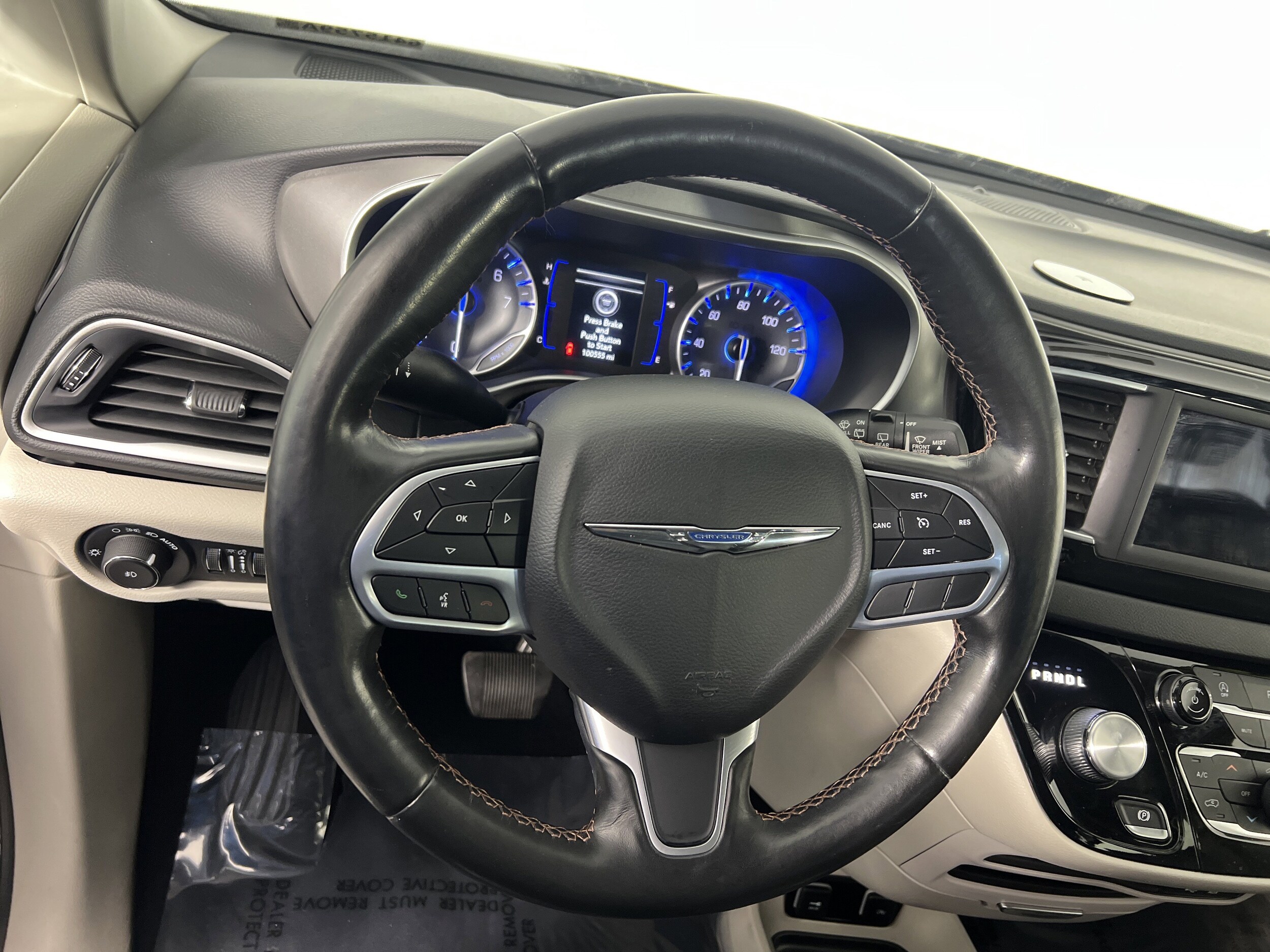 2020 Chrysler Pacifica Touring L photo 3