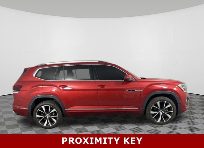 2024 Volkswagen Atlas SEL Premium R-Line photo 2