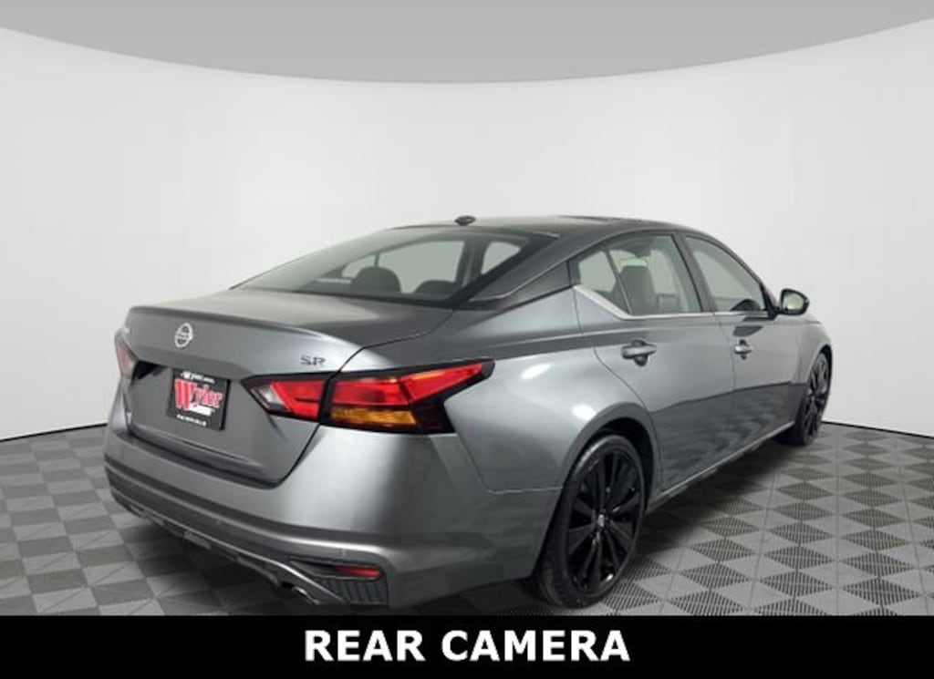 Used 2022 Nissan Altima 2.5 SR Sedan
