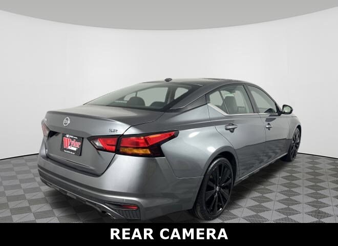 2022 Nissan Altima 2.5 SR photo 2