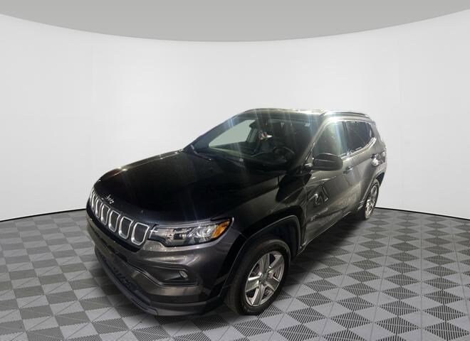 2022 Jeep Compass Latitude photo 2