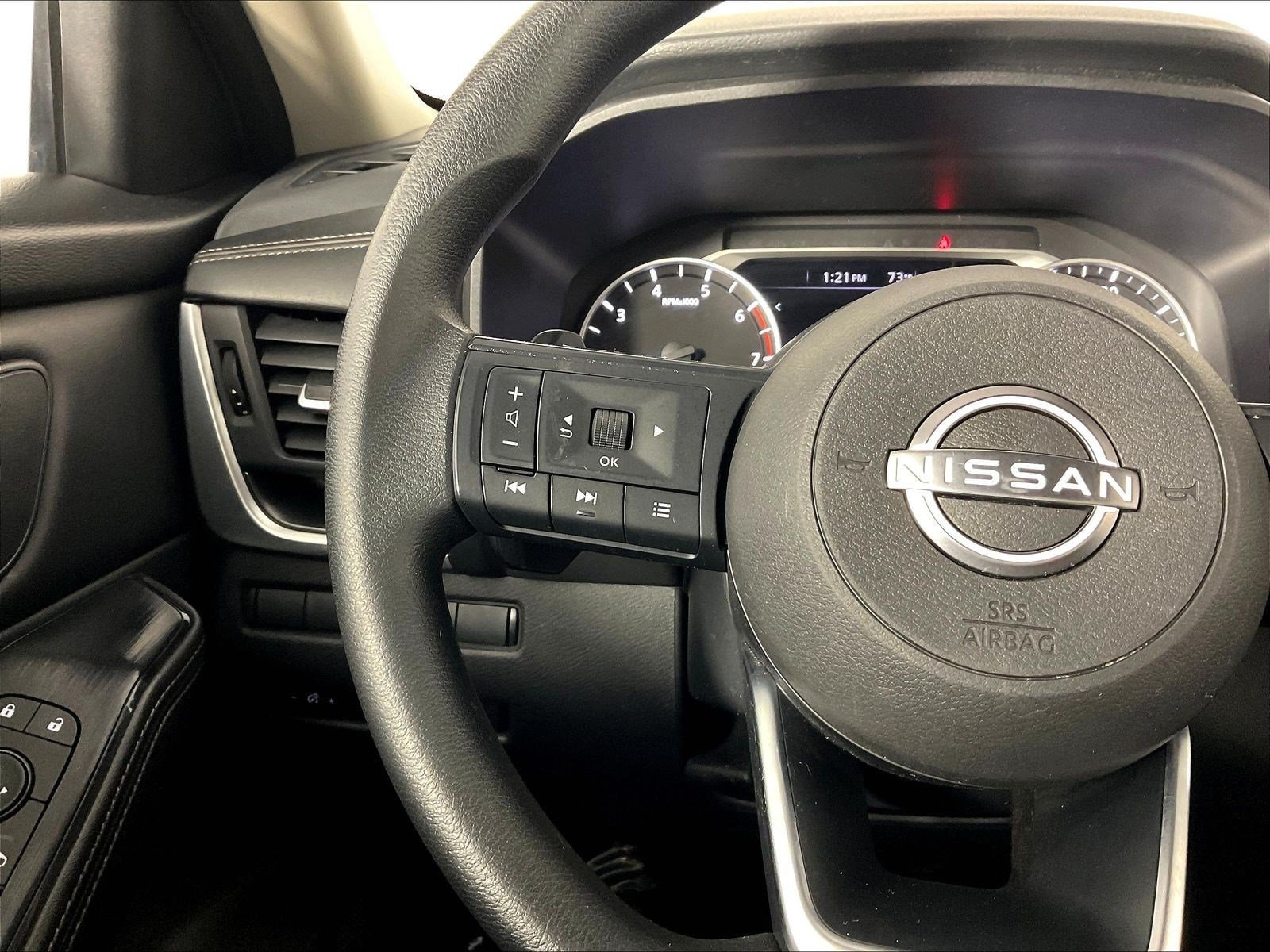 2024 Nissan Rogue SV - Photo 14