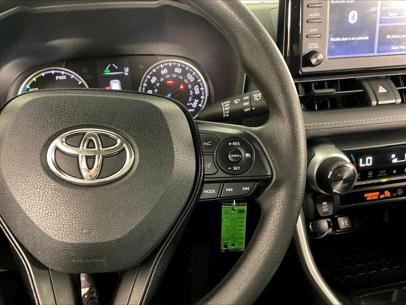 2019 Toyota RAV4 LE - Photo 14