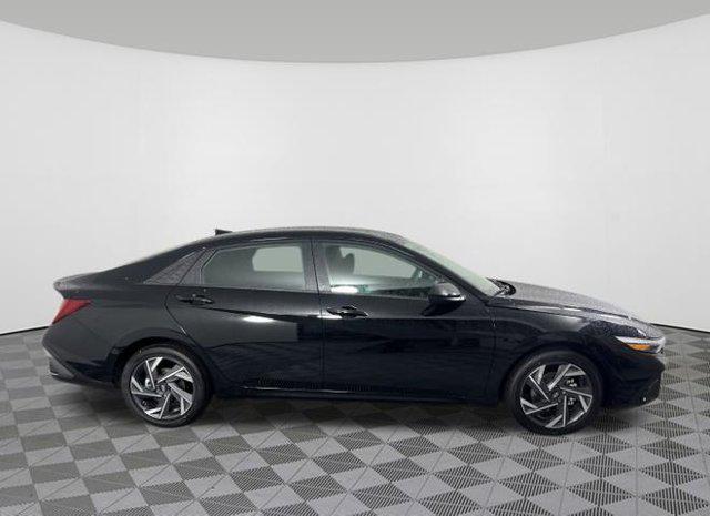 2025 Hyundai Elantra Hybrid SEL Sport photo 2