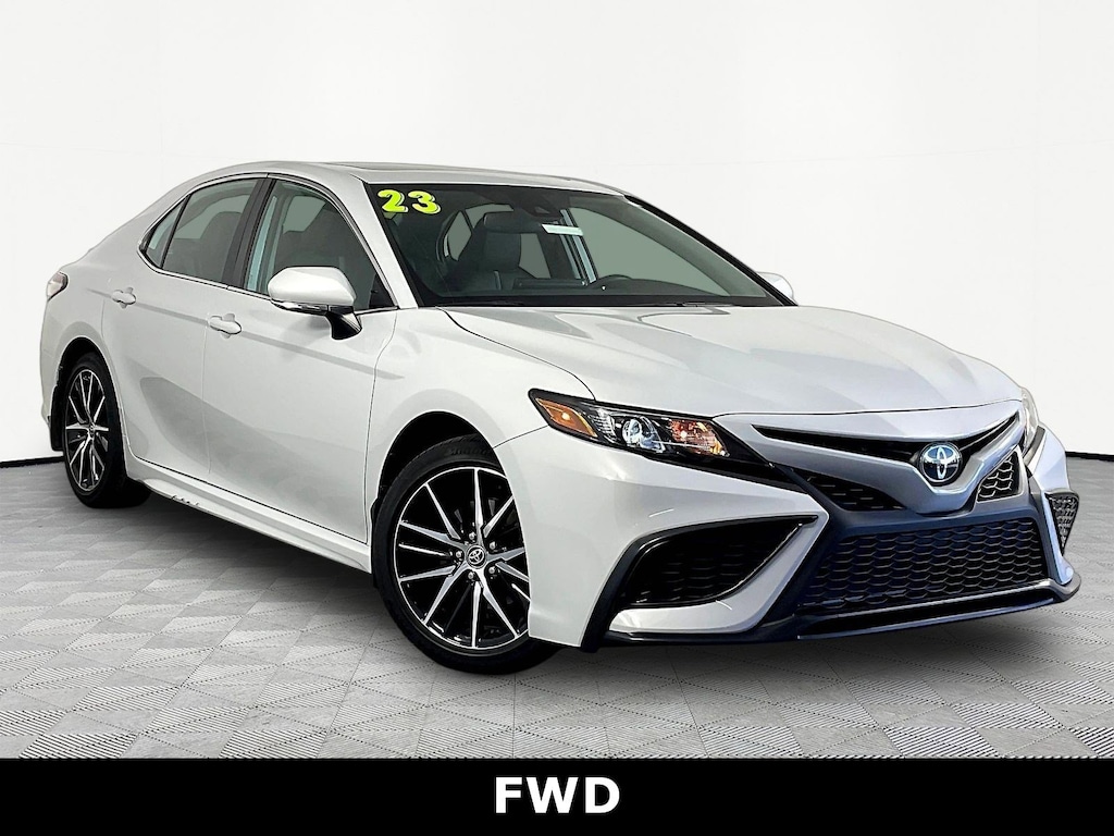 Used 2023 Toyota Camry SE Sedan