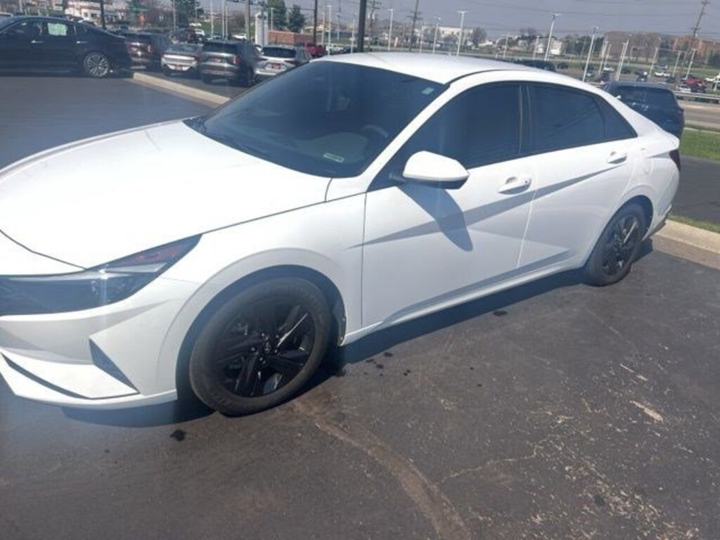 Used 2022 Hyundai Elantra SEL Sedan