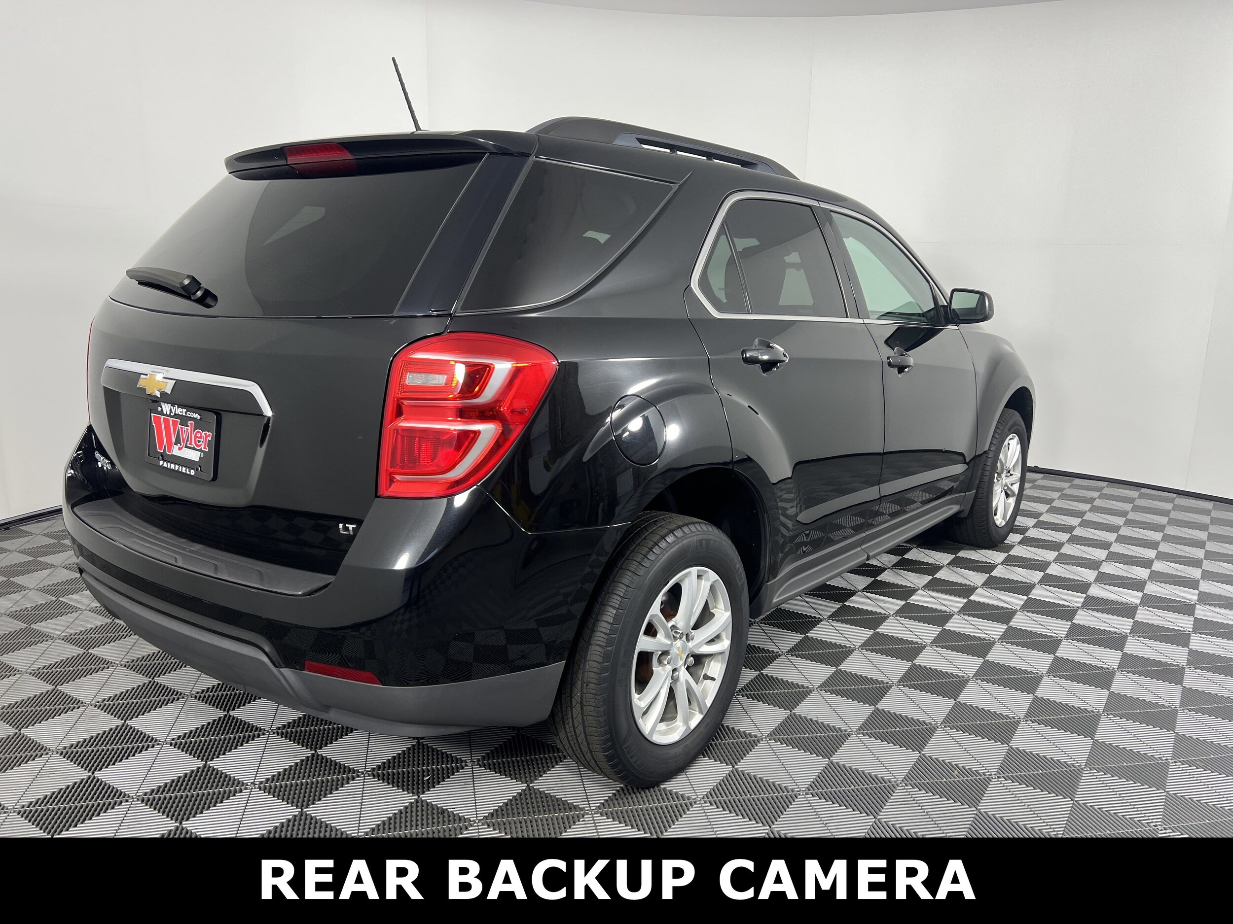 2017 Chevrolet Equinox LT photo 3