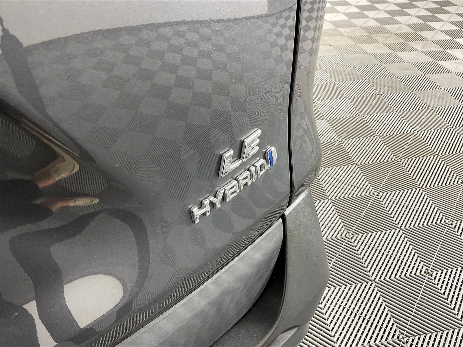 2019 Toyota RAV4 LE - Photo 25