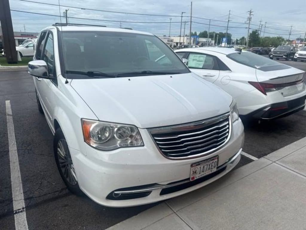 Used 2014 Chrysler Town & Country Touring-L Van