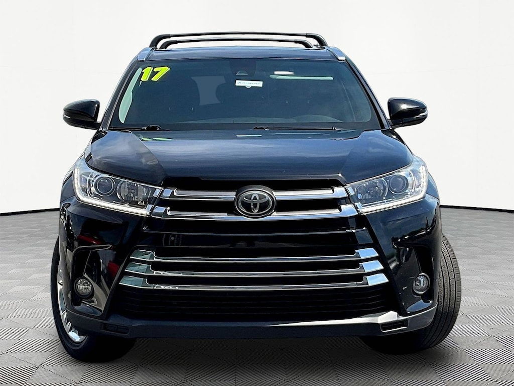 Used 2017 Toyota Highlander Limited V6 SUV