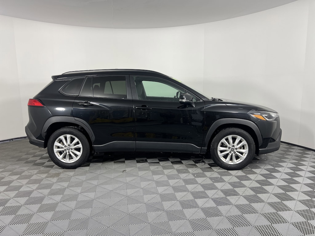 Used 2022 Toyota Corolla Cross LE SUV
