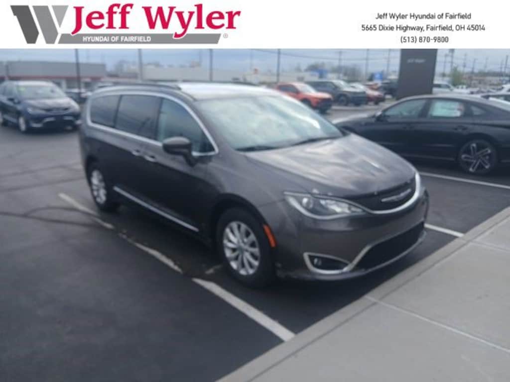 Used 2017 Chrysler Pacifica Touring-L Van