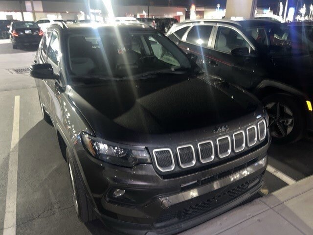 2022 Jeep Compass Latitude photo 2