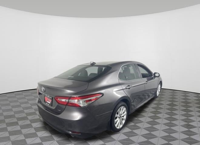 2020 Toyota Camry LE photo 3