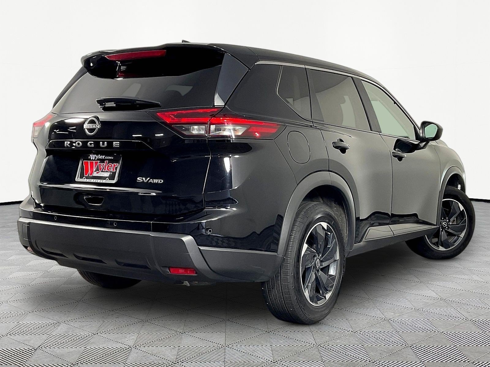 2024 Nissan Rogue SV - Photo 8