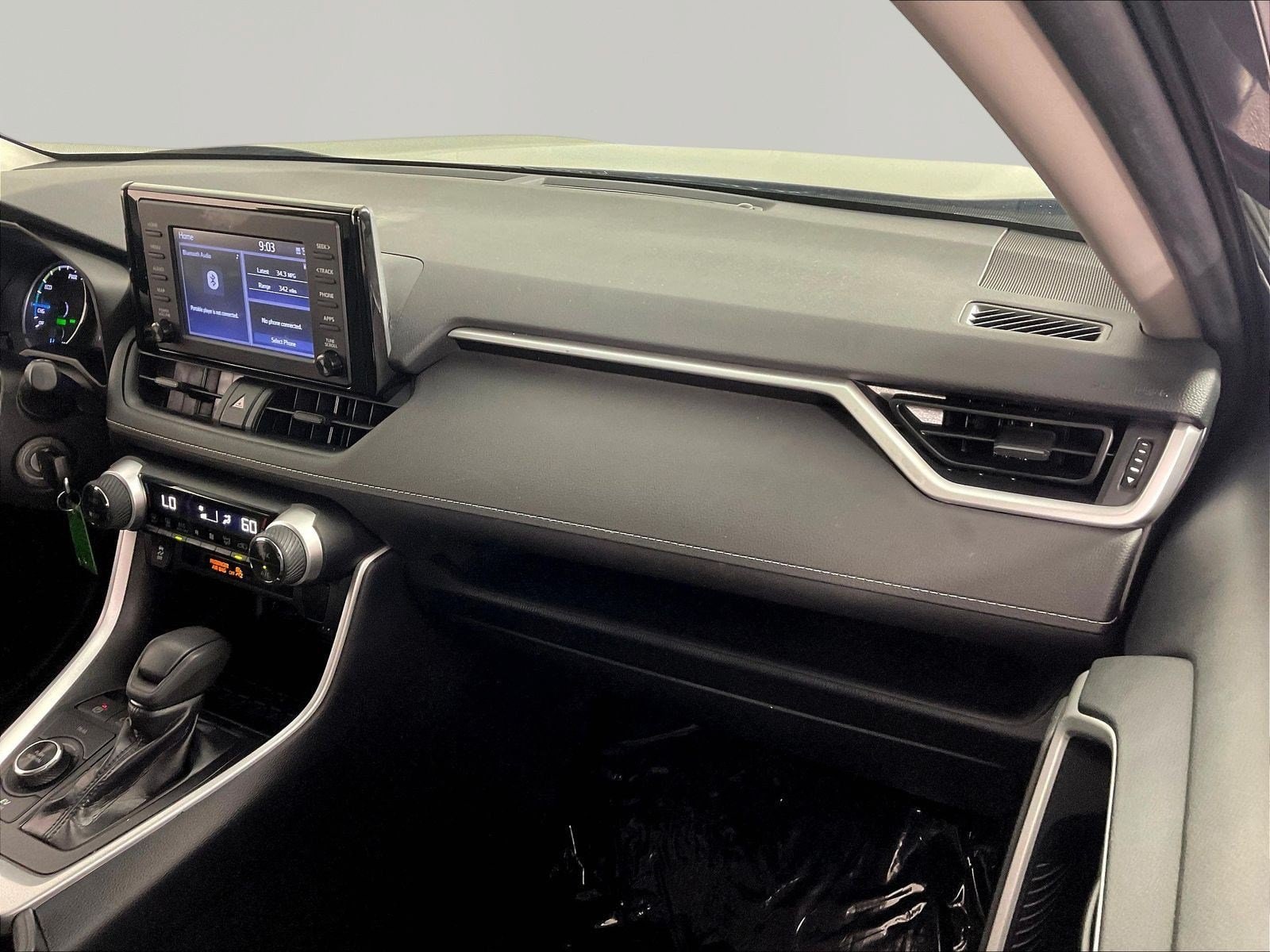 2019 Toyota RAV4 LE - Photo 26