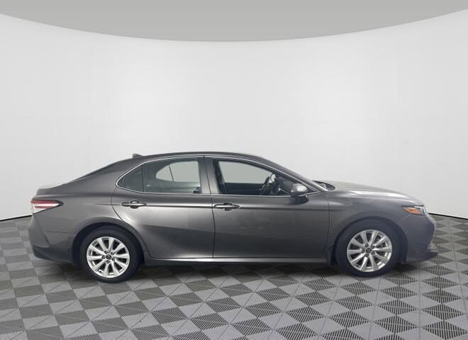 2020 Toyota Camry LE photo 2