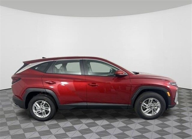 2025 Hyundai Tucson SE photo 2