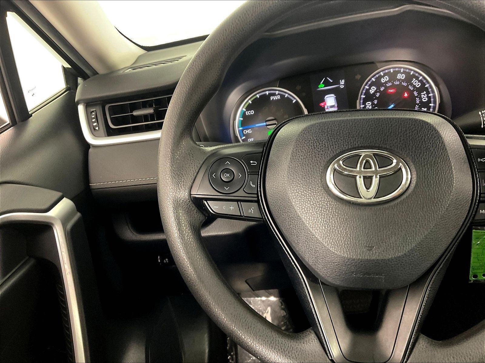 2019 Toyota RAV4 LE - Photo 13