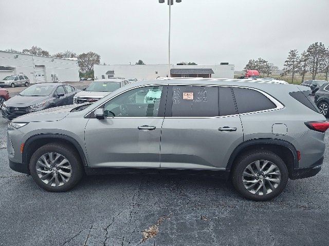 2025 Buick Enclave Preferred photo 3