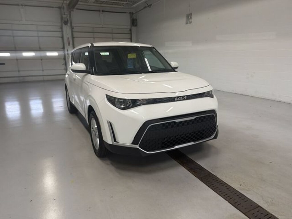 Used 2025 Kia Soul LX Hatchback