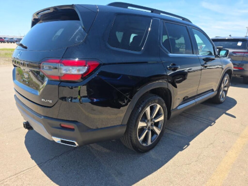 Used 2025 Honda Pilot Elite