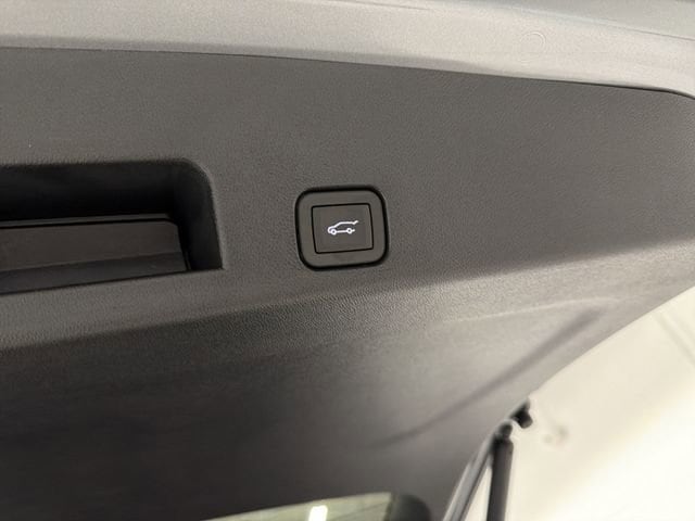 2026 GMC Acadia Denali Ultimate - Photo 16