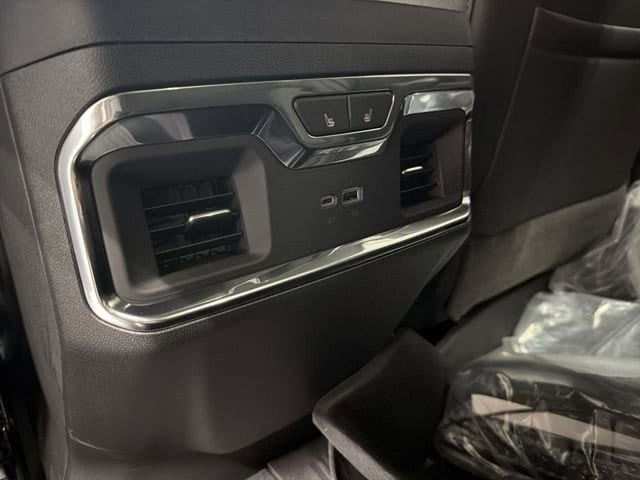 2026 GMC Sierra 3500HD Denali - Photo 18