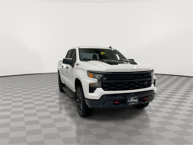 Used 2022 Chevrolet Silverado 1500 Custom with VIN 3GCPDCED6NG663429 for sale in Beavercreek, OH