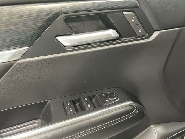 2025 GMC Acadia Elevation - Photo 24