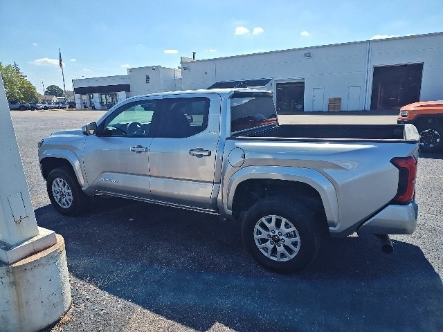 2024 Toyota Tacoma SR5 photo 4