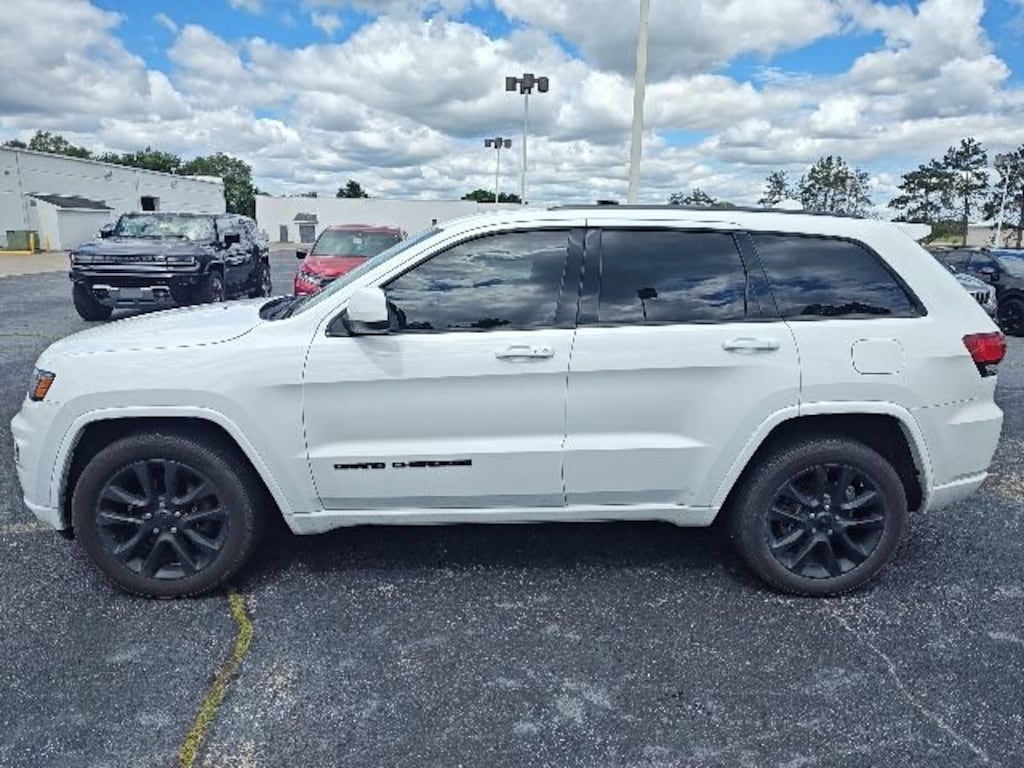 Used 2018 Jeep Grand Cherokee Altitude 4x4 SUV