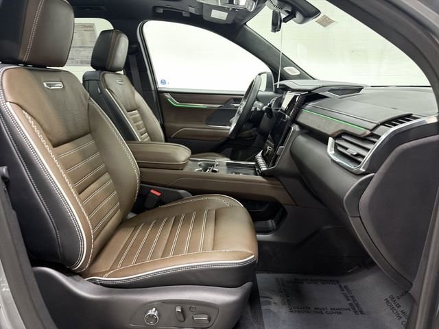 2026 GMC Acadia Denali Ultimate - Photo 21