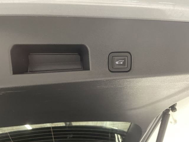 2025 GMC Acadia Elevation - Photo 16