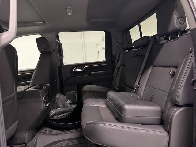 2026 GMC Sierra 3500HD Denali - Photo 17