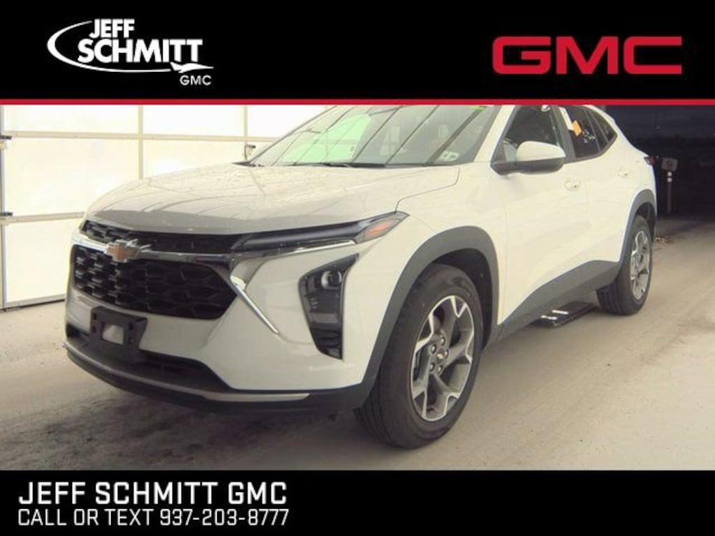 Used 2025 Chevrolet Trax LT SUV