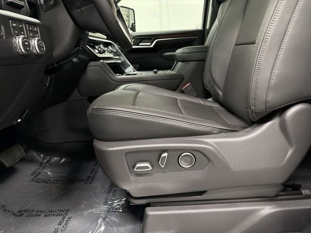 2026 GMC Sierra 3500HD Denali - Photo 23