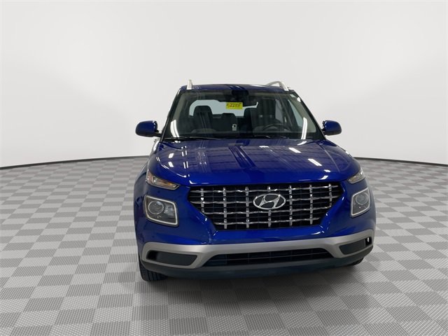 2024 Hyundai Venue SEL photo 3