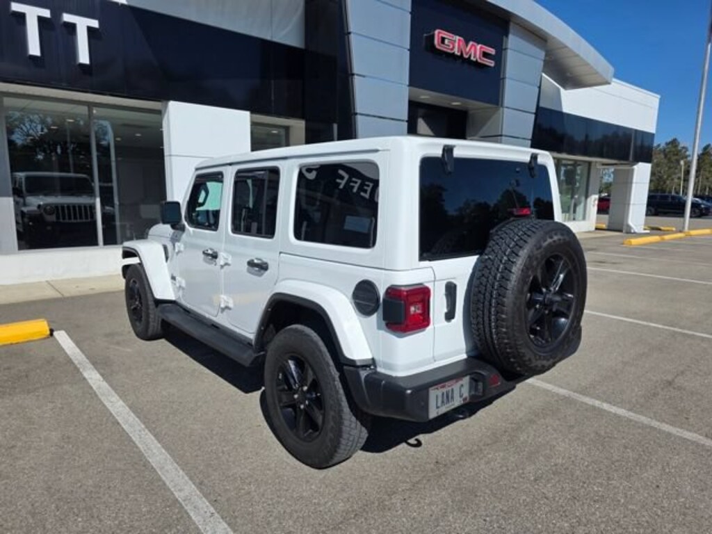 Used 2021 Jeep Wrangler Unlimited Sahara Altitude SUV