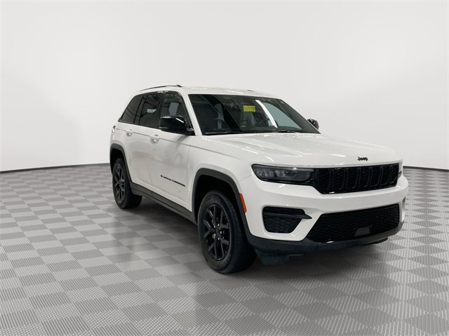 Used 2024 Jeep Grand Cherokee Altitude with VIN 1C4RJHAG8RC162145 for sale in Beavercreek, OH