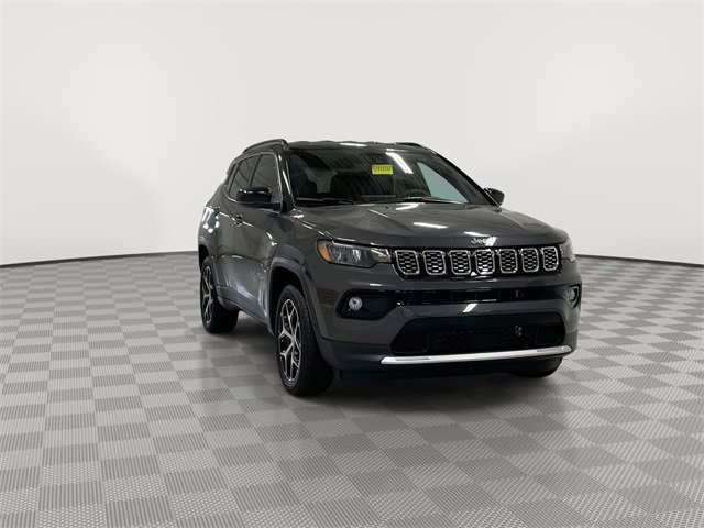 Used 2024 Jeep Compass Limited with VIN 3C4NJDCN6RT172860 for sale in Beavercreek, OH