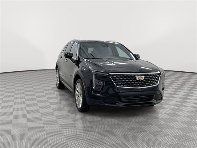2025 Cadillac XT4 Premium Luxury photo 2