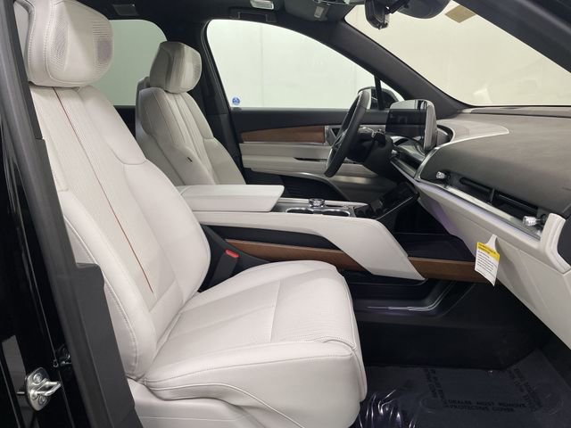 2026 Cadillac VISTIQ Sport - Photo 25