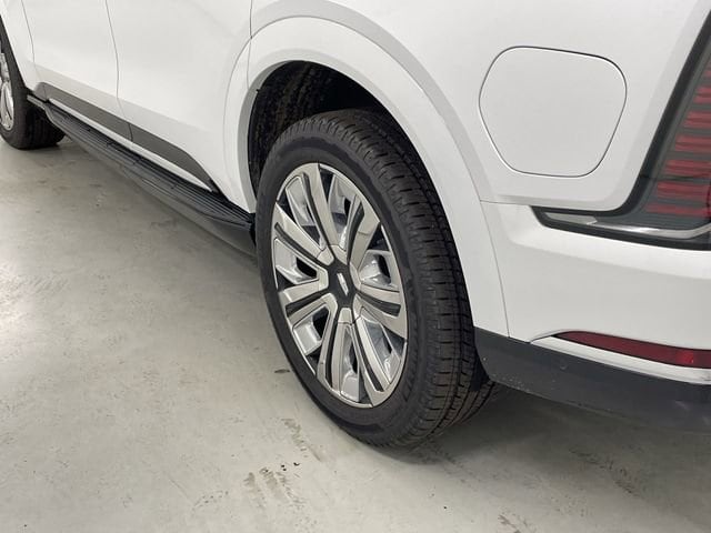 2025 Cadillac Escalade IQ Luxury 1 - Photo 20