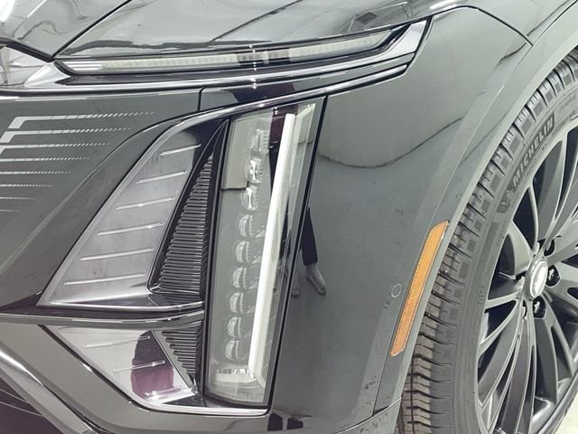2026 Cadillac LYRIQ V Premium - Photo 16