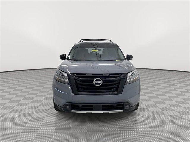 2024 Nissan Pathfinder Platinum photo 3