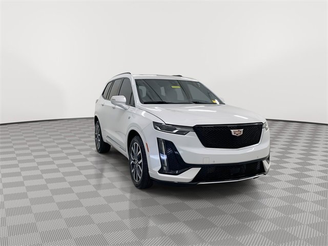 2024 Cadillac XT6 Sport photo 2