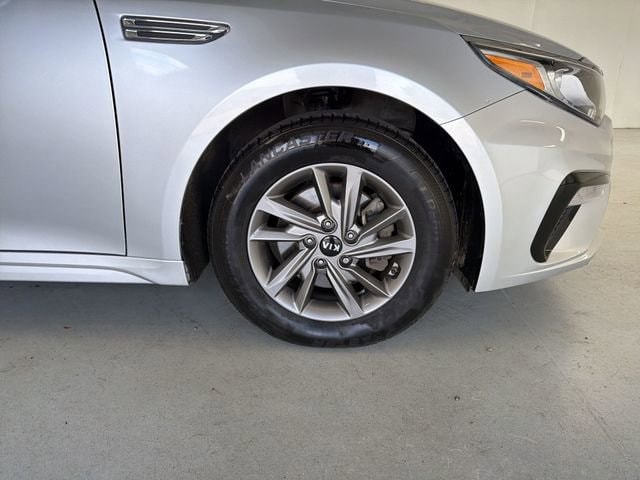 2020 Kia Optima LX - Photo 14