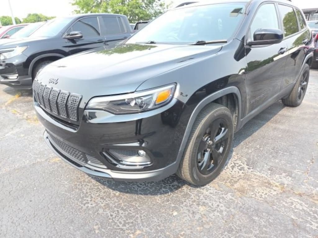 Used 2019 Jeep Cherokee Altitude 4x4 SUV