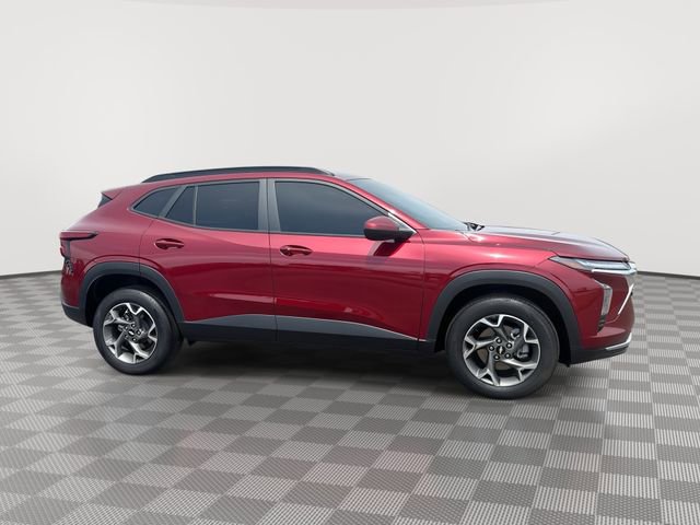 2025 Chevrolet Trax LT - Photo 13